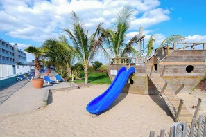 Children’s area - Beachfront condo with balcony, pools, sauna, gym, & game room (Ocean City)