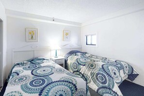 2 chambres, fer et planche à repasser, accès Internet, draps fournis