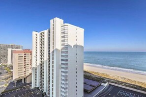 Exterior - Bright Condo w/Private Balcony, Beach Views, Shared Pools, Gym, A/C, Free WiFi (Ocean City)