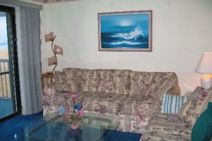 TV, DVD player, offices - Fantastic Condo in Bayside Location w/Free WiFi, Shared Pool, Private W/D (Ocean City)
