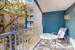 Property grounds - Comfy and Spacious Condo in Oceanside Complex w/Shared Pool, Balcony, WiFi (Ocean City)