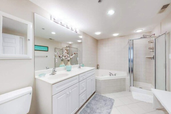 Shower, towels - Comfy and Spacious Condo in Oceanside Complex w/Shared Pool, Balcony, WiFi (Ocean City)