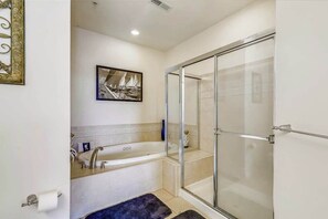 Shower, hair dryer, towels - Wonderfully Located Bayside Home w/Shared Pool, Private W/D, Free WiFi (Ocean City)