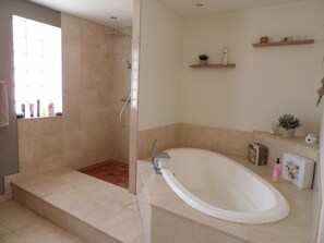 Shower, hair dryer - St Cyprien Zen and Bohemian, a swimming pool just for you (Saint-Cyprien)