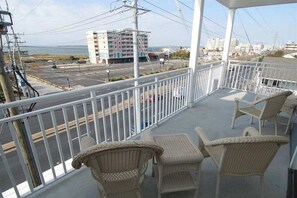 Property grounds - 4100 #305 (Ocean City)