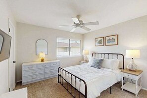 2 bedrooms, iron/ironing board, WiFi, bed sheets - Beach Club 109 B (Ocean City)