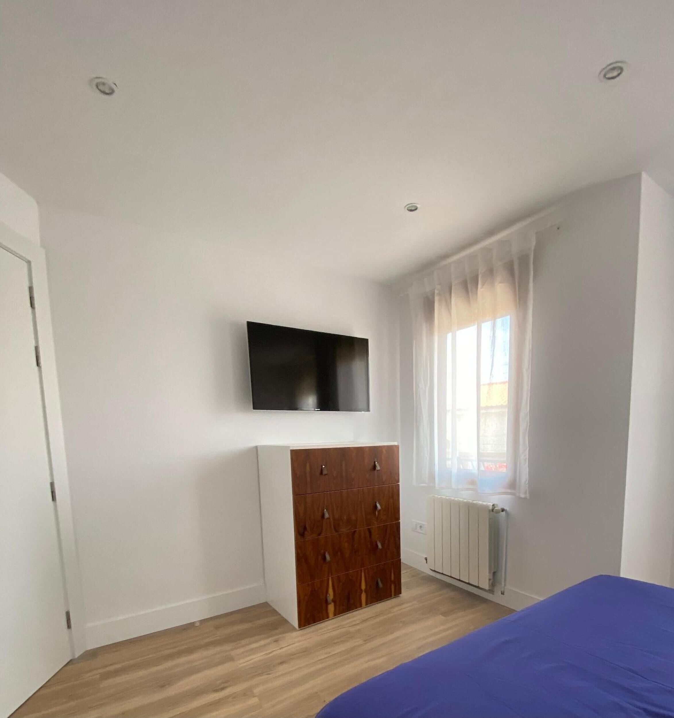 4 chambres, fer et planche à repasser, Wi-Fi, draps fournis