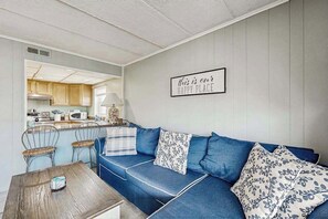 TV, offices - Beachside condo with fast WiFi, balcony, central AC, & private washer/dryer (Ocean City)
