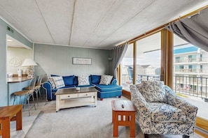 TV, offices - Beachside condo with fast WiFi, balcony, central AC, & private washer/dryer (Ocean City)