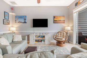 TV, offices - Bayfront third-floor condo with sunset views, fast WiFi, and walkable location (Ocean City)