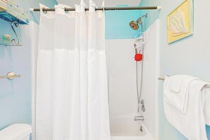 Shower, hair dryer, towels - Canal-front condo with water view, balcony & central AC - dog-friendly (Ocean City)