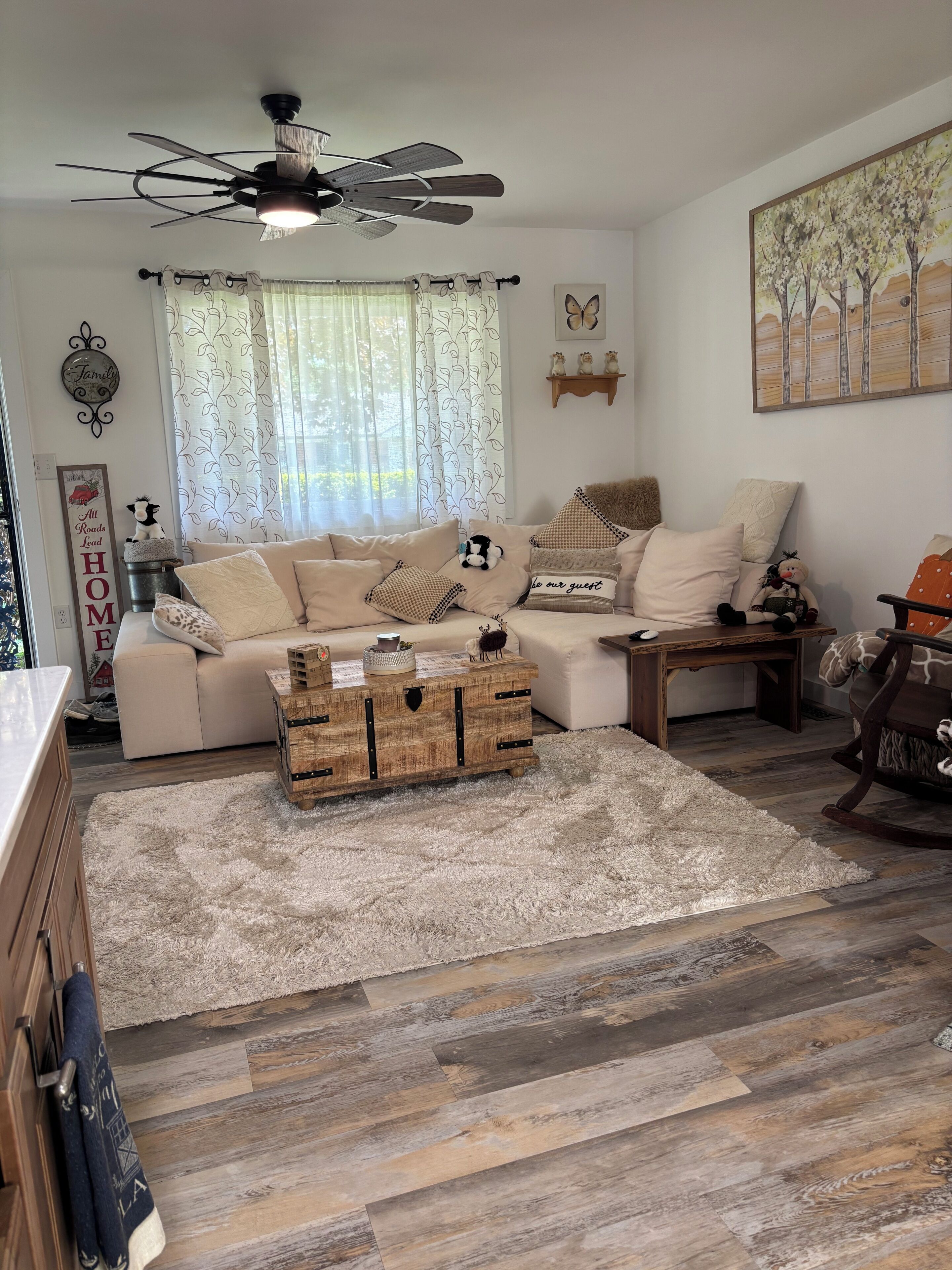 Rustic Charm 3-bedroom 2-bath House In Beautiful Greenwood With Ac & Hot Spa - Greenwood, IN