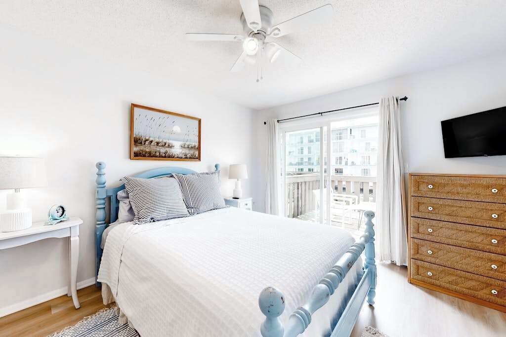 2 bedrooms, iron/ironing board, Internet, bed sheets