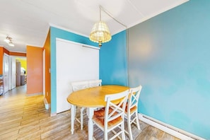 Dining - Oceanfront Condo with Beach Views, WiFi, Washer-Dryer, Parking & Walkable Locale (Ocean City)