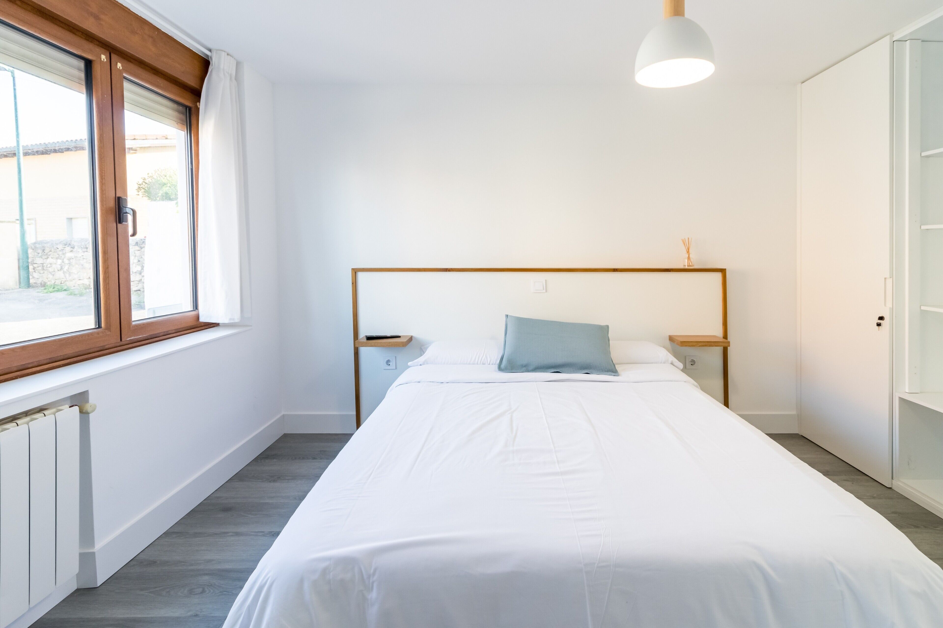 2 slaapkamers, een strijkplank/strijkijzer, wifi, beddengoed