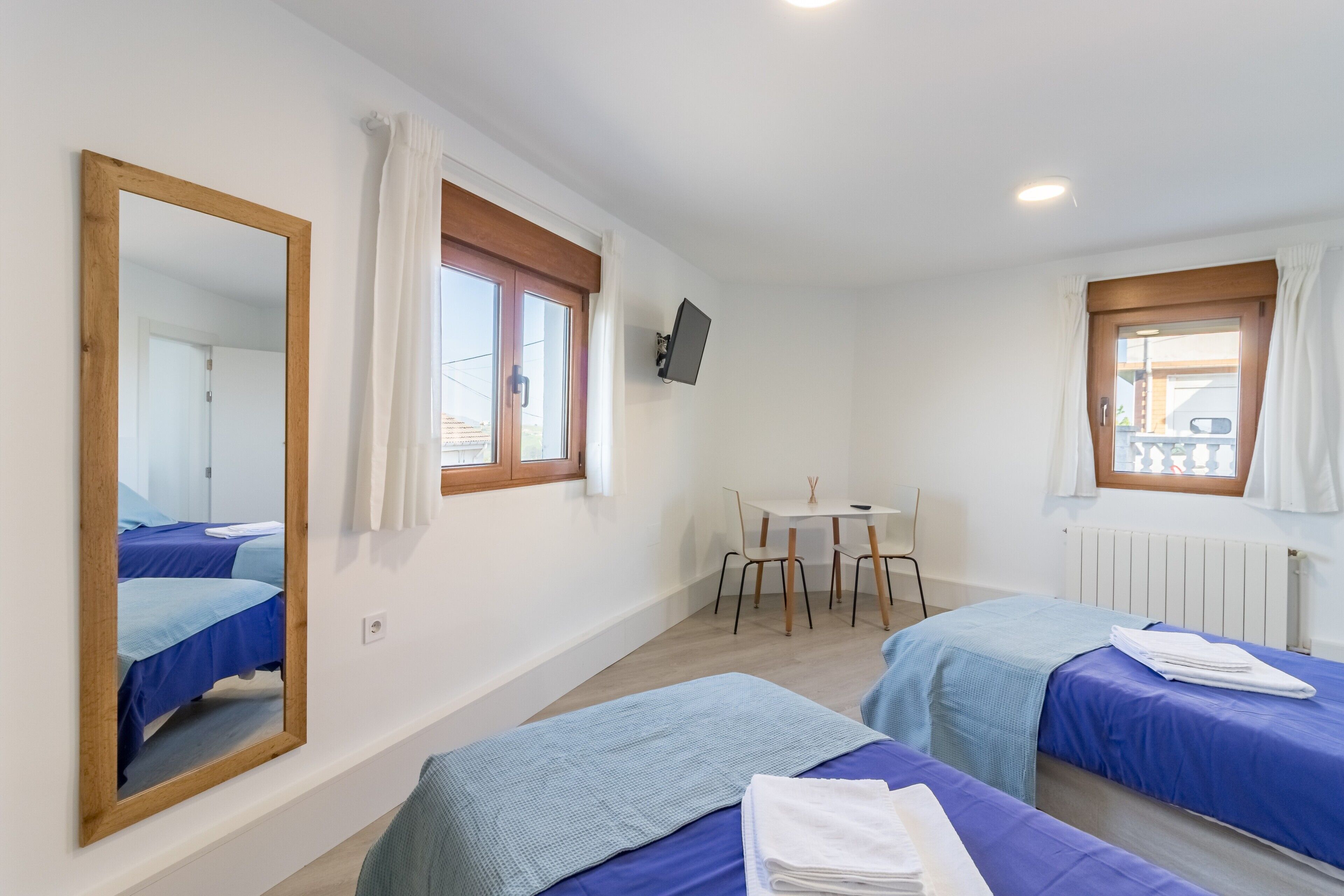 2 dormitorios, tabla de planchar con plancha, wifi y ropa de cama
