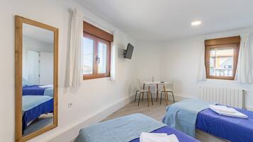 2 dormitorios, tabla de planchar con plancha, wifi y ropa de cama