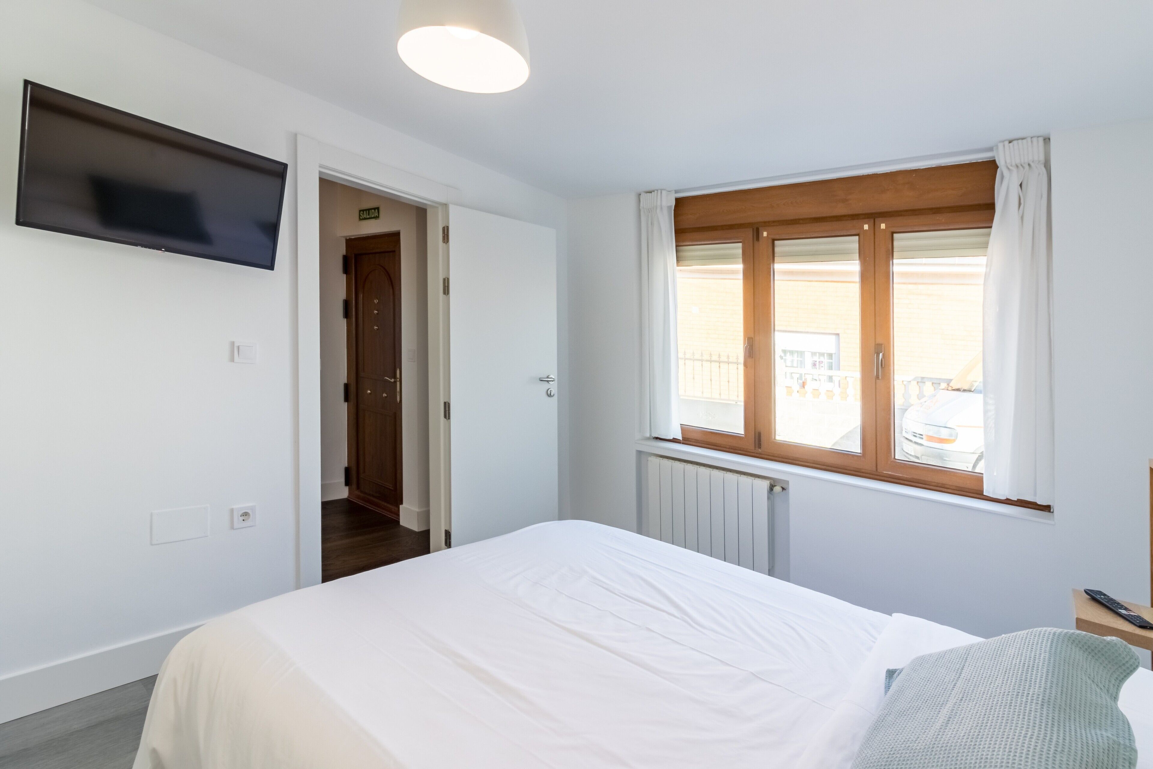 2 slaapkamers, een strijkplank/strijkijzer, wifi, beddengoed
