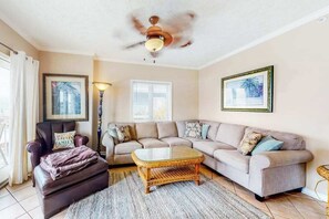 TV, offices - Bay & ocean views at Sea Palms - free WiFi, private washer/dryer & dog-friendly (Ocean City)