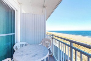 Outdoor dining - Oceanfront Condo with Balcony, Gorgeous Views, Washer/Dryer & Free WiFi (Ocean City)