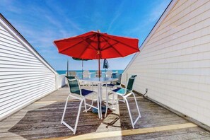 Outdoor dining - Oceanfront Townhome w/ Multiple Decks, Amazing Views, W/D & Beach Access (Ocean City)