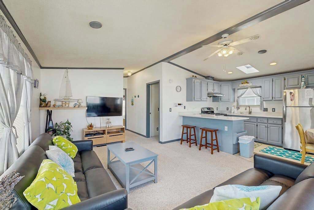 TV, DVD player, stereo, offices