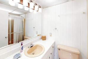 Douche, serviettes fournies