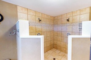 Shower, hair dryer, towels - Quiet Family Home 4 Blocks from the Beach/Boardwalk with Deck, WiFi & Fireplace (Ocean City)
