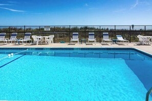 Pool - Oceanfront Condo with Balcony, Ocean Views, Central AC, WiFi & Shared Pool (Ocean City)