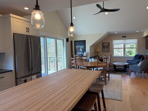 Interior - Cozy 1-bedroom apartment in Stowe with amazing views, AC & gas fireplace (Stowe)