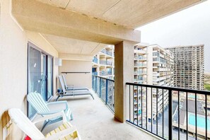 Property grounds - Beachfront condo with ocean views, pool, private balcony, & beach access (Ocean City)