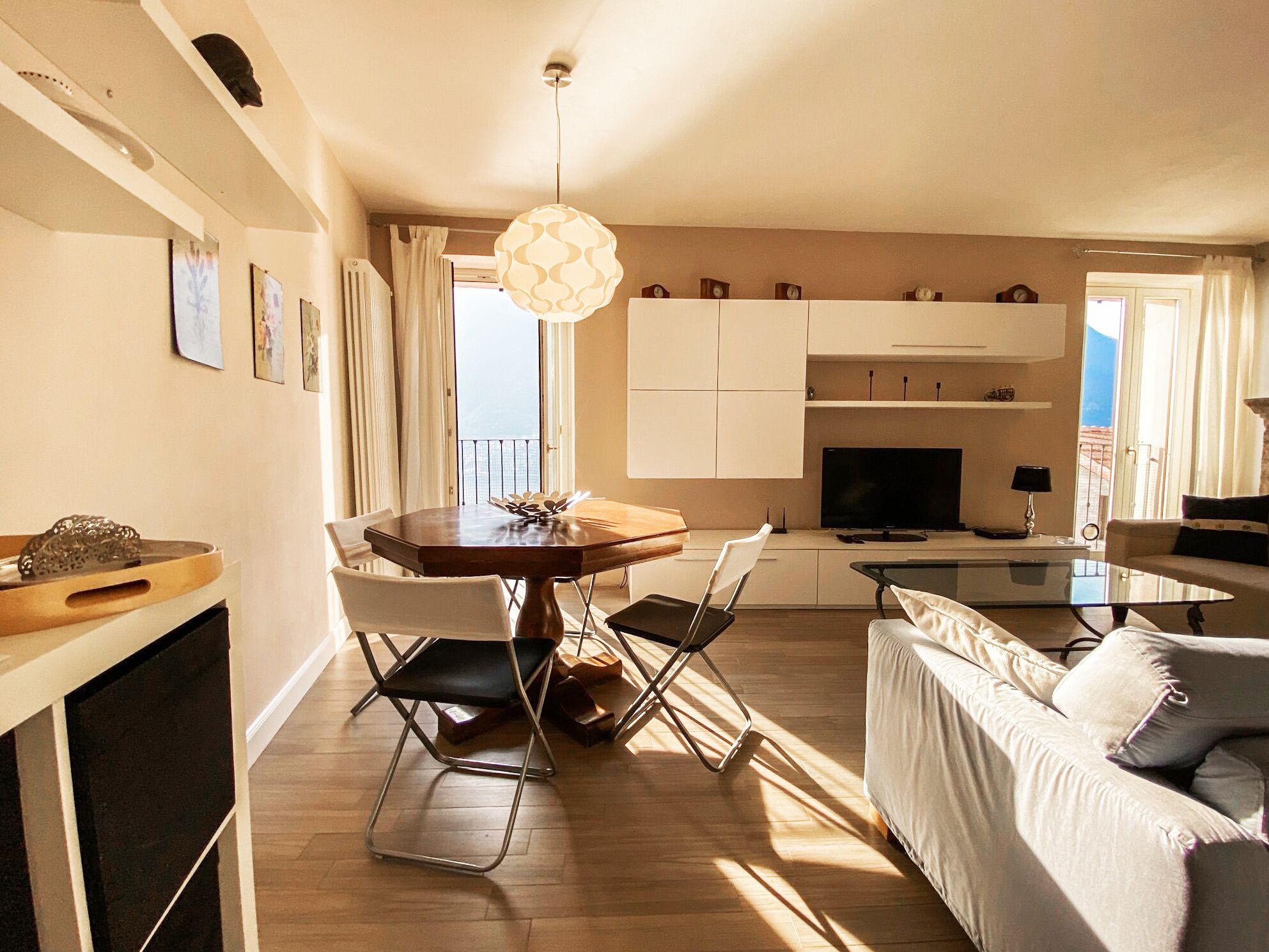 Classic Apartment, Patio, Lake View | Living area