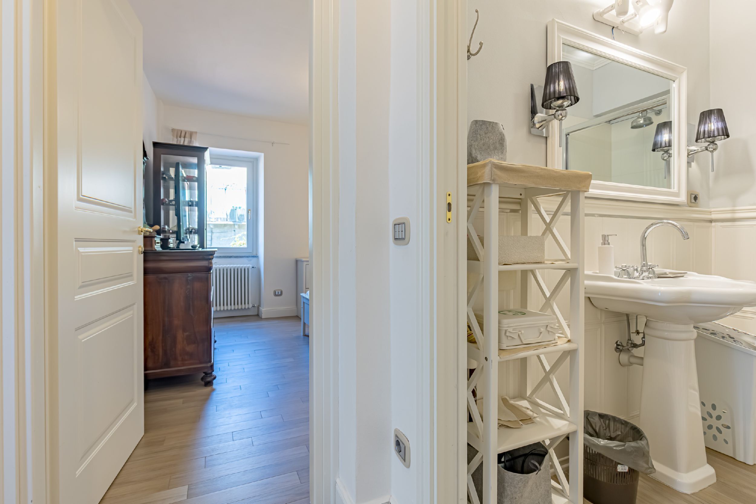 Classic Apartment, Patio, Lake View | Bathroom | Shower, free toiletries, hair dryer, towels