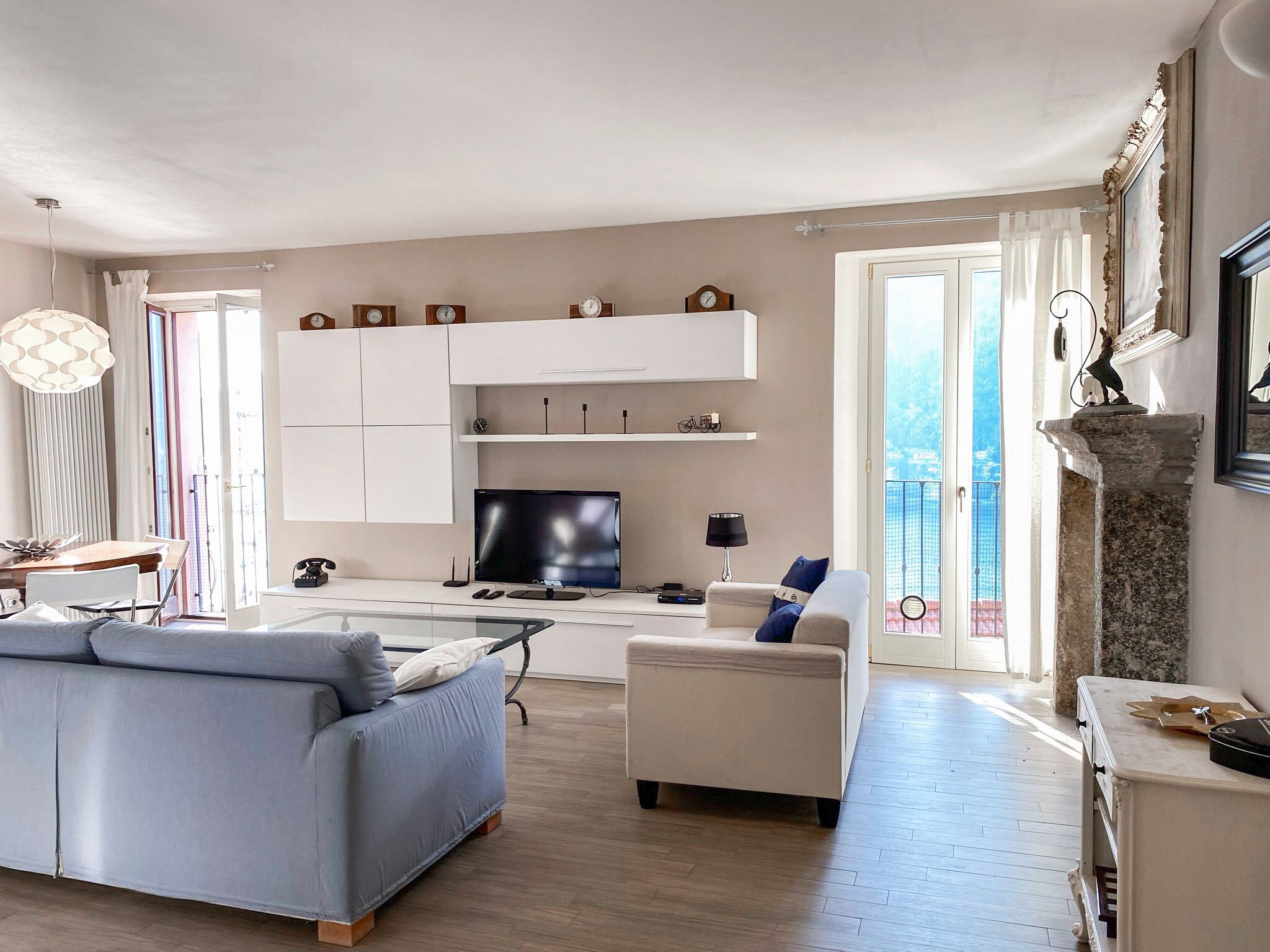 Classic Apartment, Patio, Lake View | Living area