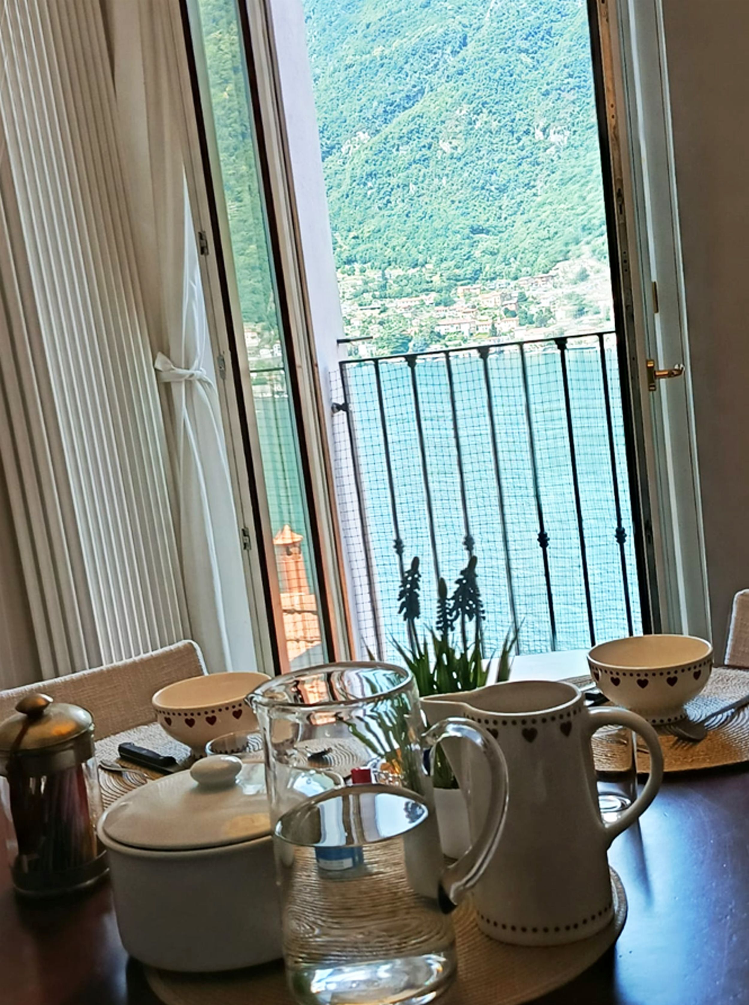 Classic Apartment, Patio, Lake View | Living area