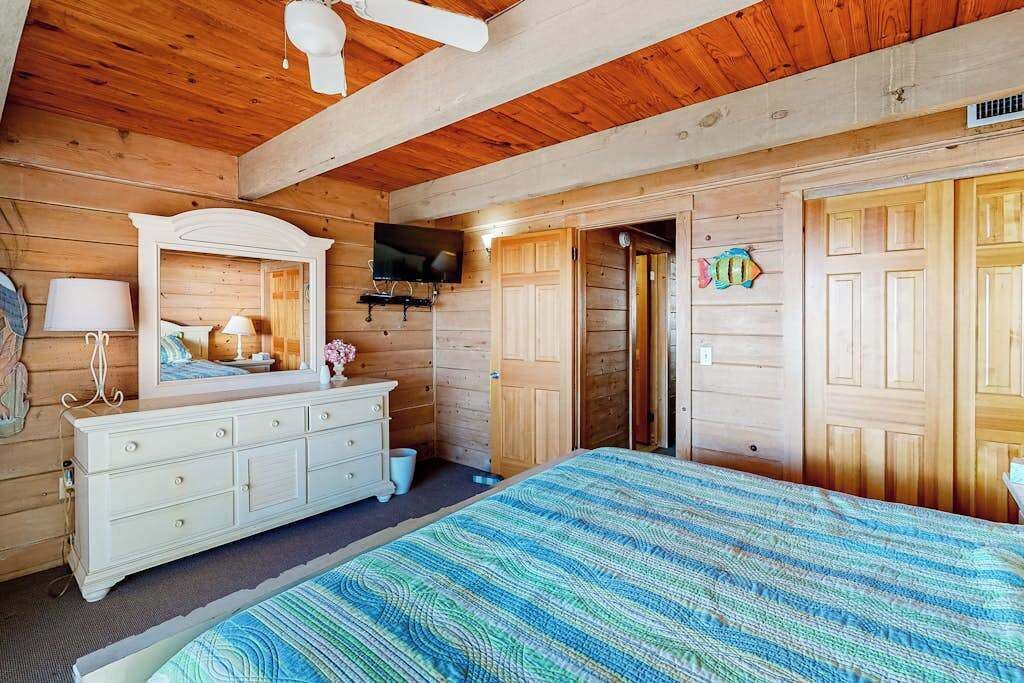 4 bedrooms, WiFi, bed sheets