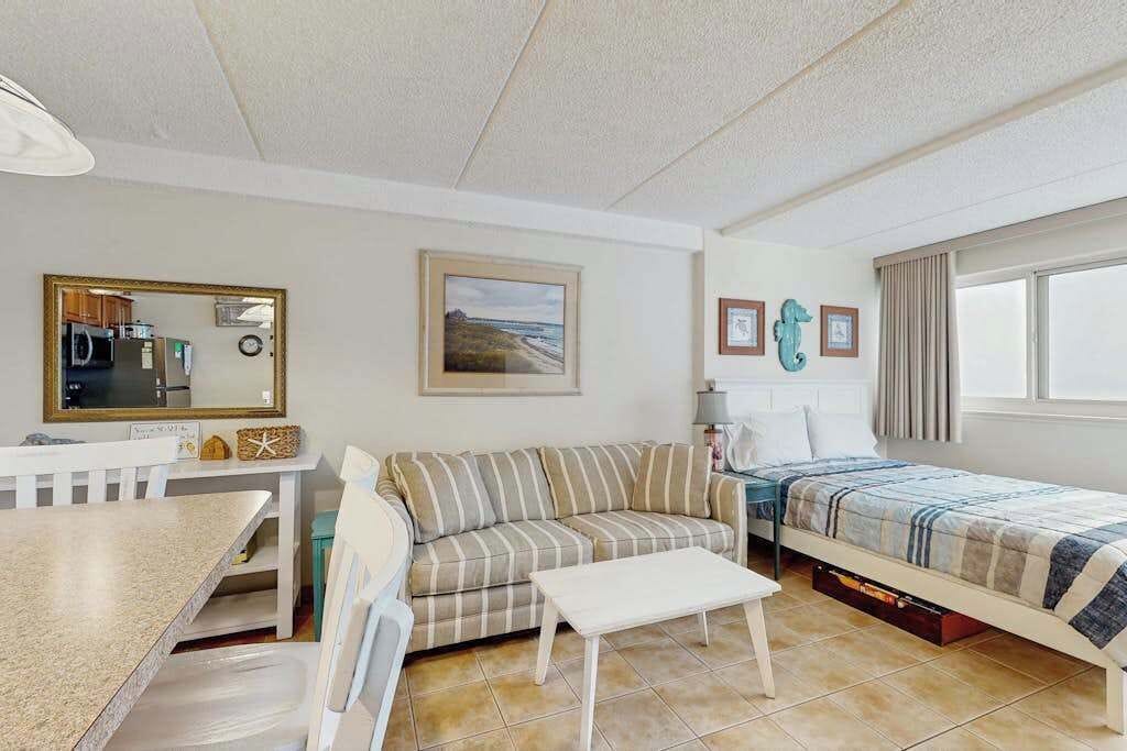 TV, DVD player, offices