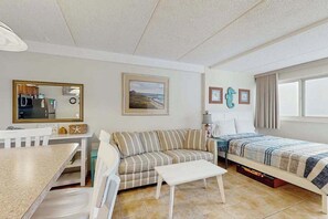 TV, DVD player, offices - Terrific Vacation Condo in Beachfront Complex w/Shared Pool, Free WiFi (Ocean City)