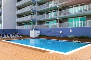 Pool - Conveniently Located Home in Bayfront Building w/Free WiFi, Shared Pool, Balcony (Ocean City)