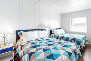 3 bedrooms, iron/ironing board, WiFi, bed sheets - 3rd-floor condo near the beach with balcony, partial ocean views, & central AC (Ocean City)