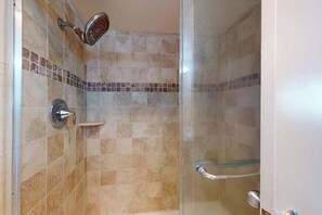 Shower, towels - Upscale ocean view condo with pool access & balcony - walk to beach, restaurants (Ocean City)