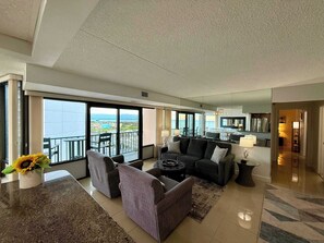 TV, DVD player, offices - Upscale ocean view condo with pool access & balcony - walk to beach, restaurants (Ocean City)
