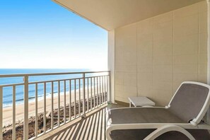 Property grounds - Beautiful beachfront condo with pools, ice rink, arcade, gym, & fast WiFi (Ocean City)