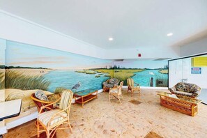 Interior - Beachfront studio with balcony, AC & beachfront & rooftop pools (Ocean City)