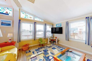 TV, DVD player, offices - Canal front home with free WiFi, deck, private dock, shared pool & tennis (Ocean City)
