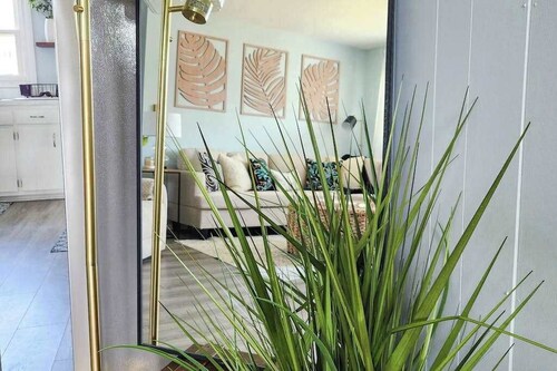 Canal-front home with fast WiFi, central ac, and private dock