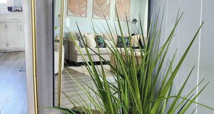 Canal-front home with fast WiFi, central ac, and private dock