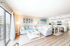 TV, offices - Royal Hawaiian 106 (Ocean City)