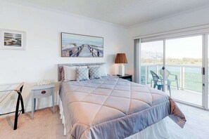 3 bedrooms, desk, iron/ironing board, WiFi - Sunset Pointe 206 (Ocean City)