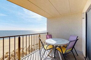 Outdoor dining - Sixth floor oceanfront condo with beach access (Ocean City)